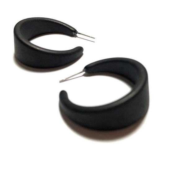 Black Large Marilyn Lucite Tapered Hoop Earrings - Picture 2 of 6